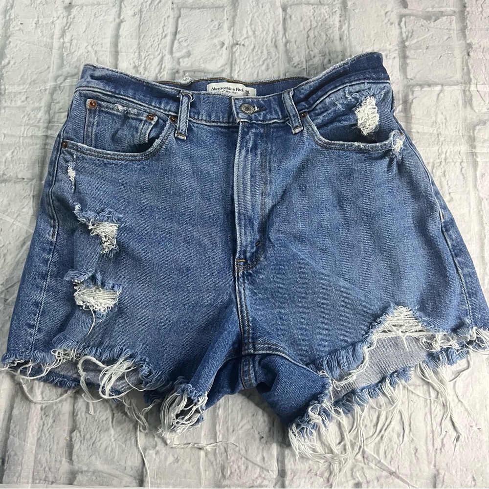 Abercrombie & Fitch High Rise 4" Mom Short Distressed Medium Wash Size 28/6